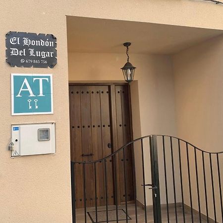 El Hondon Del Lugar Lägenhet Hoyos Exteriör bild